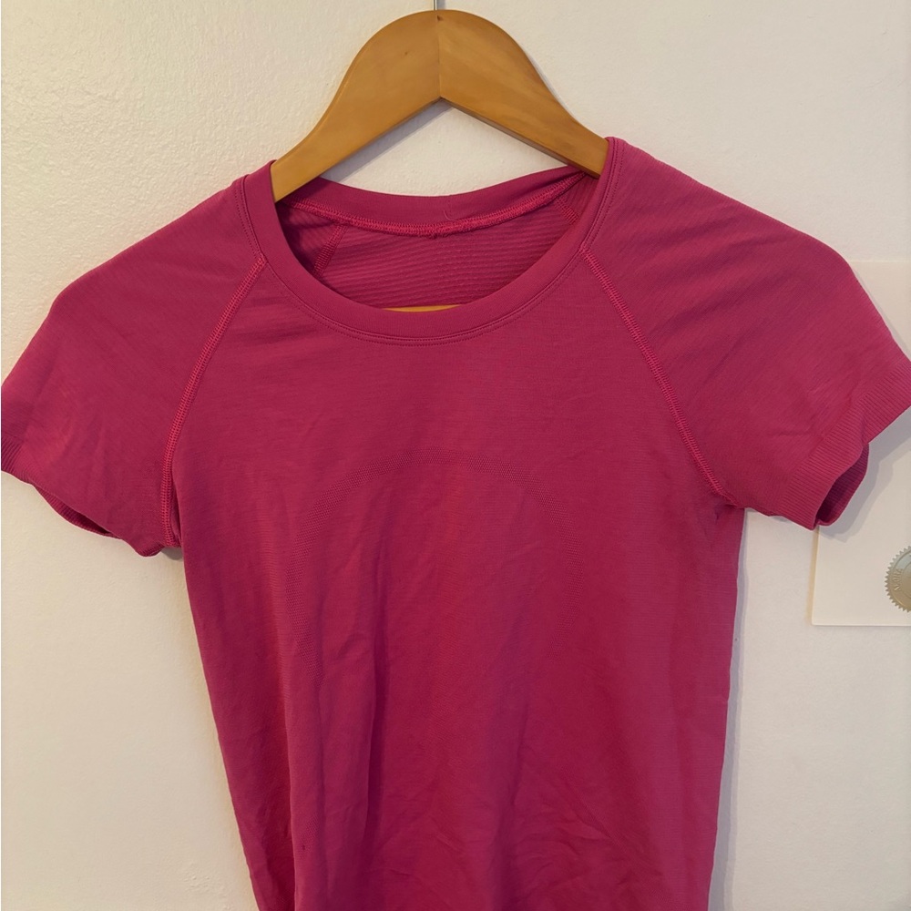 Lululemon Athletica Pink Fitted Crew Neck Tee